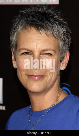 Novembre 5, 2006; Beverly Hills, CA, Stati Uniti d'America; attrice Jamie Lee Curtis a Tony Hawk Foundation di terza annuale di alzarsi in piedi per Skateparks. Credito: Foto da Vaughn Youtz/ZUMA premere. (©) Copyright 2006 da Vaughn Youtz. Foto Stock