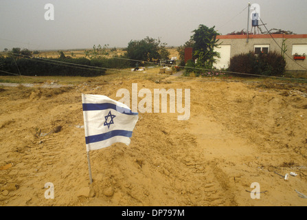 Yamit, Israele, aprile 1982. Yamit era un insediamento israeliano stabilito dalla fine della guerra dei sei giorni del 1967, nella parte settentrionale della penisola del Sinai a sud della Striscia di Gaza. L'accordo fu consegnato all'Egitto nel 1982 come parte dei termini del trattato di pace Egitto-Israele del 1979. 1980 HOMER SYKES Foto Stock