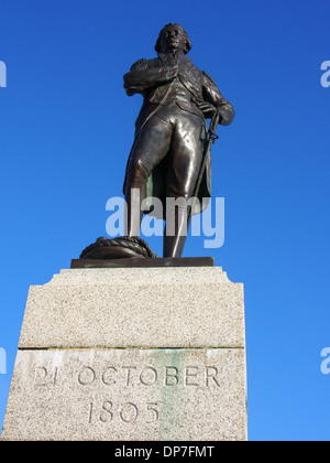 Statua Ammiraglio Lord Horatio Nelson nella vecchia Portsmouth Hampshire. Foto Stock