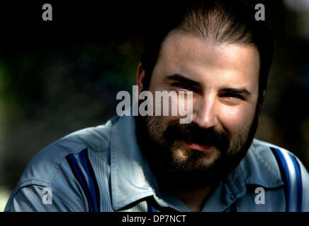 Nov 09, 2006; Chula Vista, CA, Stati Uniti d'America; FRANCISCO BUSTOS, un poeta e insegnante di inglese a sudovest di College in Chula Vista. Credito: Foto di Laura Embry/San Diego Union-Tribune/ZUMA premere. (©) Copyright 2006 da San Diego Union-Tribune Foto Stock