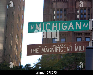 Oct 14, 2006; Chicago, IL, Stati Uniti d'America; segno per Michigan Ave. noto anche come Miracle Mile. Credito: Foto di Marianna giorno Massey/ZUMA premere. (©) Copyright 2006 by Marianna giorno Massey Foto Stock