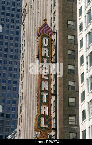 Oct 14, 2006; Chicago, IL, Stati Uniti d'America; il Teatro orientale si trova a Chicago, Illinois, il Randolph Street. Si è aperto nel 1920 come un filmato palace. Dagli anni settanta il teatro fu che mostra lo sfruttamento di pellicole. Esso è stato rinnovato e ristrutturato negli anni novanta e ora ospita spettacoli di Broadway. Il teatro il nome completo è la Ford Center for the Performing Arts Oriental Theatre, tuttavia per lo Foto Stock