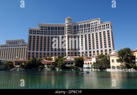 Settembre 29, 2006 - Las Vegas, NEV, STATI UNITI D'AMERICA - Una vista del Bellagio Hotel e Casinò che si trova nella Strip di Las Vegas. Las Vegas è situata nel deserto del Nevada negli Stati Uniti occidentali, è il gioco d'azzardo capitale del mondo. Si tratta di una città che non smette mai di come tutto è aperto 24 ore al giorno. Se siete stanchi di tirando la maniglia su di un bandito armato, l'area circostante presenta alcuni Foto Stock