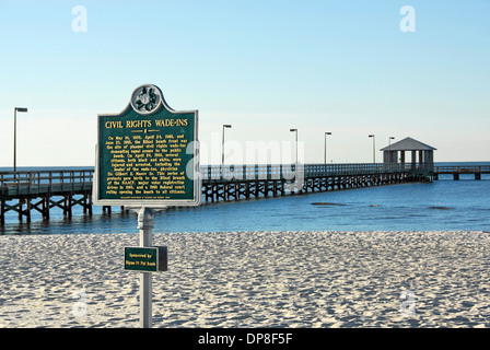 I diritti civili marcatore sulla spiaggia di Biloxi in Biloxi Mississippi Foto Stock