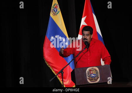 Caracas, Venezuela. 8 Gen, 2014. Presidente venezuelano Nicolás Maduro offre un discorso durante la celebrazione del cinquantacinquesimo anniversario della Rivoluzione cubana nel teatro municipale di Caracas, Venezuela, il 8 gennaio, 2014. Credito: AVN/Xinhua/Alamy Live News Foto Stock