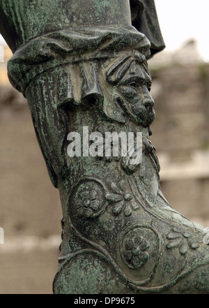 Nerva (30 98). Imperatore Romano (96-98). Antonine dinastia. Statua di bronzo. Dettaglio. Foro di Nerva. Roma. L'Italia. Foto Stock