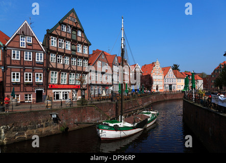 Altes Land, Stade, barca Ewer WILLI nel vecchio porto, Bassa Sassonia, Germania, Europa Foto Stock