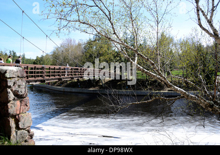 Black River Harbour Bridge di sospensione accedi Bessemer, Michigan Foto Stock