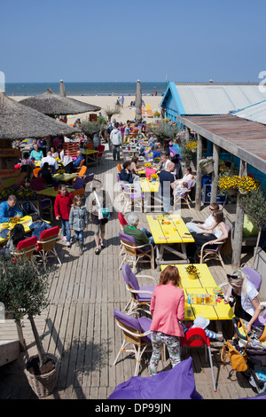 Ristorante Beach club nella zona di Scheveningen dal Mare del Nord a l'Aia, Olanda, Paesi Bassi. Foto Stock