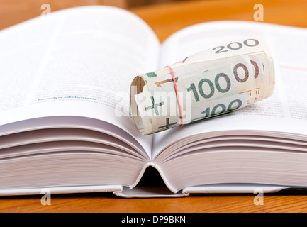 Laminati mazzetto di centinaia di zloty polacco banconote Foto Stock