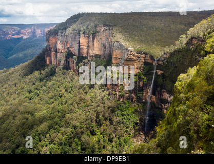 Australia, paesaggio - Govetts Leap Waterfall e montagne nel Blue Mountains National Park, nuovo Galles del Sud Foto Stock