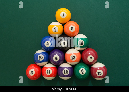 Piscina sfere impostata all'inizio di un gioco Foto Stock