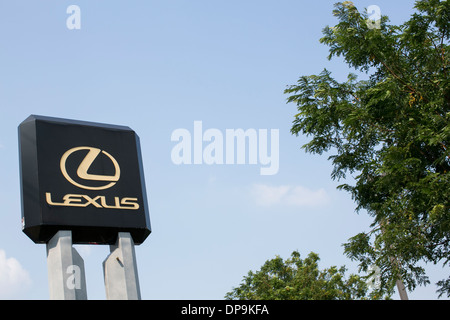 Un concessionario Lexus molto nella periferia del Maryland. Foto Stock