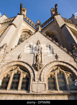 Leuven - Peters cattedrale gotica del sud-est nel settembre 3, 2013 a Leuven, in Belgio. Foto Stock