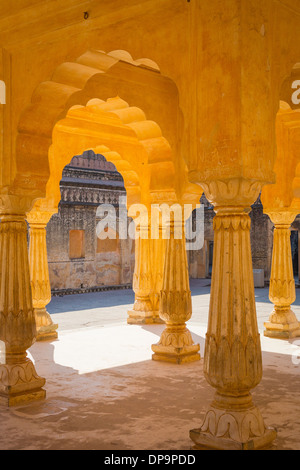 Amer Fort si trova in Amer 6,8 mi da Jaipur, stato del Rajasthan, India Foto Stock