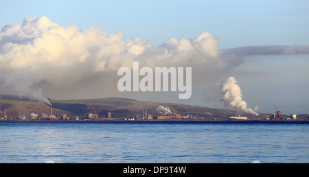 Port Talbot, South Wales, visto da un altro lato della baia di Swansea, Foto Stock