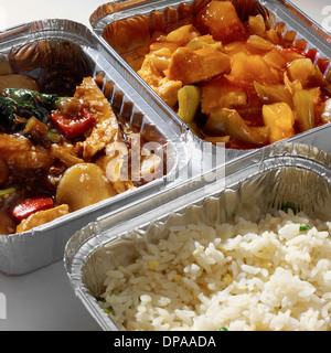 Tenere lontano il curry e riso in cartoni Foto Stock