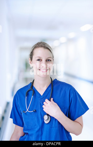 Ritratto di medico con lo stetoscopio intorno al collo Foto Stock