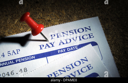 COMPANY PRIVATE PENSION cedolino paga consigli imperniata al message board ri redditi WORKPLACE L'economia prezzi costi salariali denaro REGNO UNITO Foto Stock