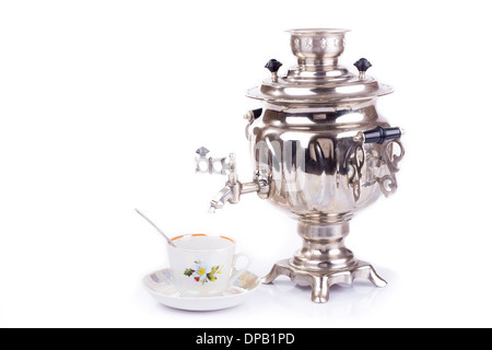 Tradizionale russo bollitore tè-samovar e tazzina Foto Stock