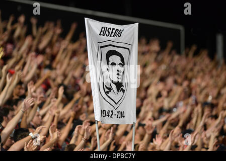 Sydney, Australia. Xi gen, 2014. Eusebio è da ricordare il Western Sydney tifosi durante la Hyundai una partita del campionato tra Western Sydney Wanderers FC e Sydney FC dalla Pirtek Stadium, Parramatta. Credito: Azione Sport Plus/Alamy Live News Foto Stock