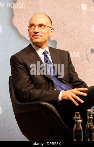 Enrico Letta, Primo Ministro dell'Italia offre un discorso durante un Italia Regno Unito in un ambiente in costante evoluzione evento UE presso Chatham House, in Londo Foto Stock