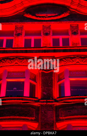 Colorata casa illuminata a Monaco di Baviera Neuhauser Strasse, la via dello shopping Foto Stock