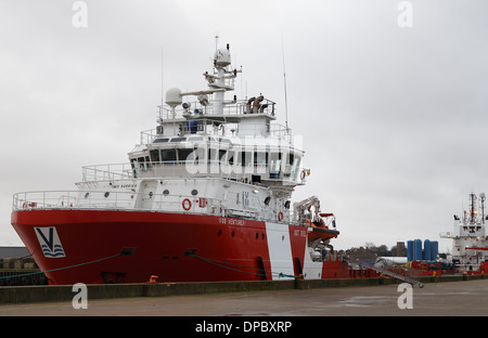 Il Vos partecipante oilfield fornitura nave ormeggiata a Great Yarmouth, Norfolk, Inghilterra, 31 dicembre 2013. Foto Stock