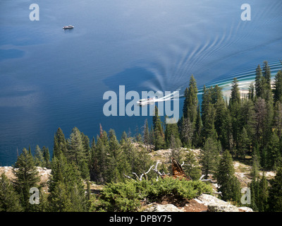 La navetta turistica che arrivano in barca a west shore boat dock sul Lake Jenny nel Parco Nazionale di Grand Teton, Wyoming USA Foto Stock