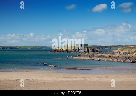 Angolo di West Bay e Thorn Isola Pembrokeshire Parco Nazionale della Costa del Pembrokeshire West Wales UK Foto Stock