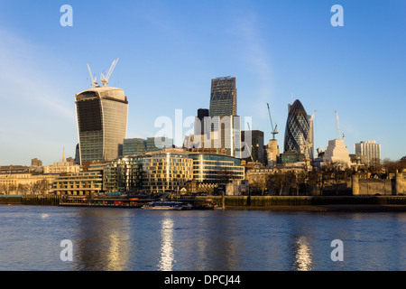 La città di Londra nelle prime ore del mattino Foto Stock