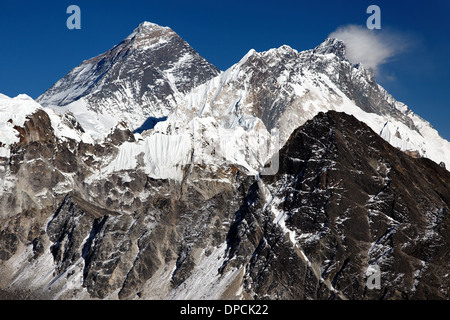 L'Everest, sul Nuptse e Lhotse visto dal Gokyo Ri, Nepal Himalaya Foto Stock