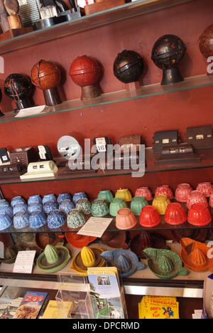 La bakelite museum,che è una collezione,compresi i televisori,radio,articoli domestici e industriali realizzati in plastica presto.Un regno unito Foto Stock