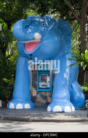 Elephant Bancomat in motivi di Zoo di Dusit di Bangkok Foto Stock