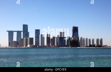 Skyline di Al Reem Island in Abu Dhabi, Emirati Arabi Uniti Foto Stock