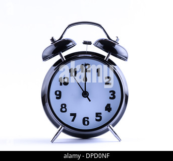 Alram orologio su sfondo bianco con dodici ore di Foto Stock