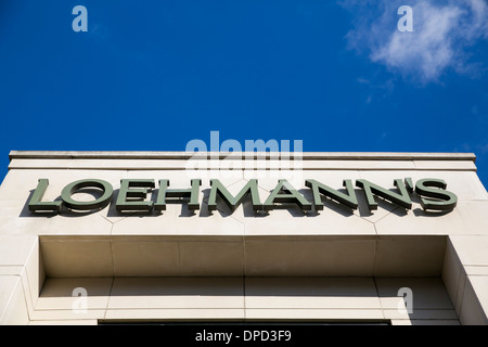 Un Loehmann sconto del negozio al dettaglio a Washington DC nel processo di andare fuori del business. Foto Stock