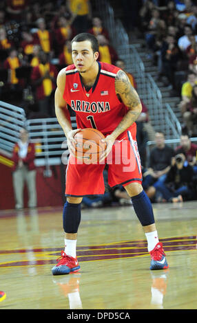 12 gennaio 2014: Gabe York #1 di Arizona durante il NCAA pallacanestro tra l'Arizona Wildcats e l'USC Trojans al Galen Center di Los Angeles, CA Giovanni verde/CSM Foto Stock