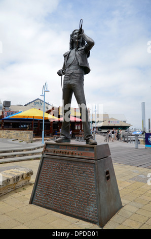 Una statua alla tarda AD/DC signer Bon Scott sul Porto dei Pescherecci di Fremantle, Australia occidentale Foto Stock