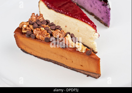 Cheesecake al cioccolato e dadi Foto Stock