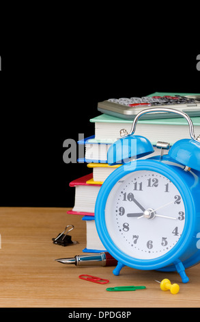 Si torna a scuola concetto isolato su sfondo nero Foto Stock