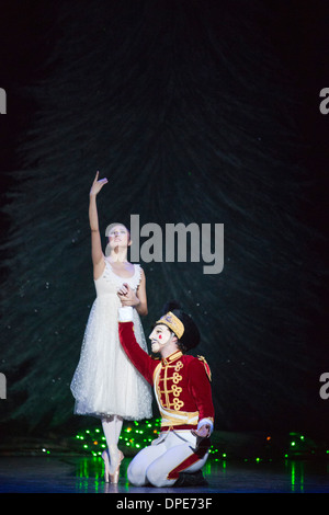 Lo schiaccianoci eseguito dalla English National Ballet presso il Colosseo, Londra. Prove di lavoro. Foto Stock