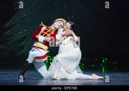 Lo schiaccianoci eseguito dalla English National Ballet presso il Colosseo, Londra. Prove di lavoro. Foto Stock