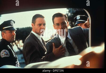 27 mar 2006 - Russell Crowe e Guy Pearce IN ''L.A. CONFIDENTIAL''.Un12065ADH.FORNITO DA FOTO, INC..TV-film-ancora di credito (Immagine: © Globo foto/ZUMApress.com) Foto Stock