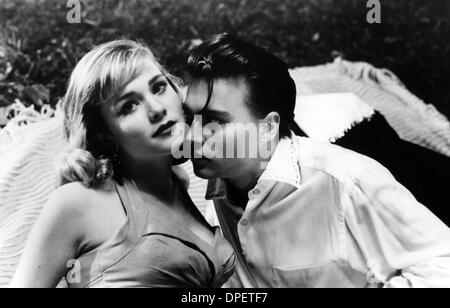 Apr. 18, 2006 - CRY BABY.TV-FILM STILL. AMY LOCANE Johnny Depp (credito Immagine: © Globo foto/ZUMApress.com) Foto Stock