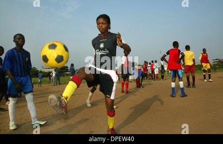 Progetto Calcio per i ragazzi della baraccopoli di Nigeria Foto Stock