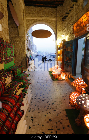 Un arcade nel Souq Waqif a Doha, in Qatar, Foto Stock