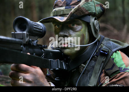 Esercito olandese sta eseguendo un trapano in Olanda Foto Stock