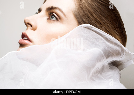 Profilo di giovane donna Foto Stock