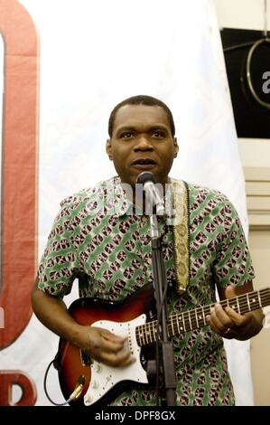 Sett. 27, 2006 - New York New York, Stati Uniti - K50028BCO.Robert Cray esegue a J & R Music World in Lower Manhattan, New York City. .9/27/06 . / 2006(Immagine di credito: © Bruce Cotler/Globe foto/ZUMAPRESS.com) Foto Stock